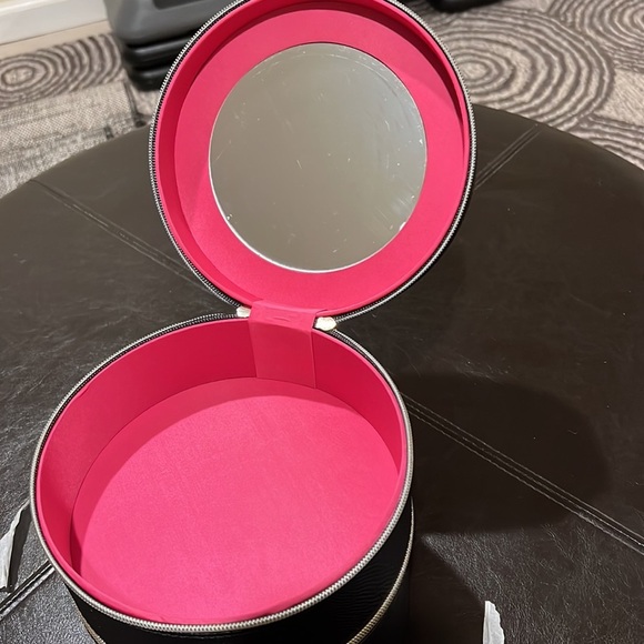 New Lancôme Paris Round Cosmetic Box 📦 - Picture 9 of 16
